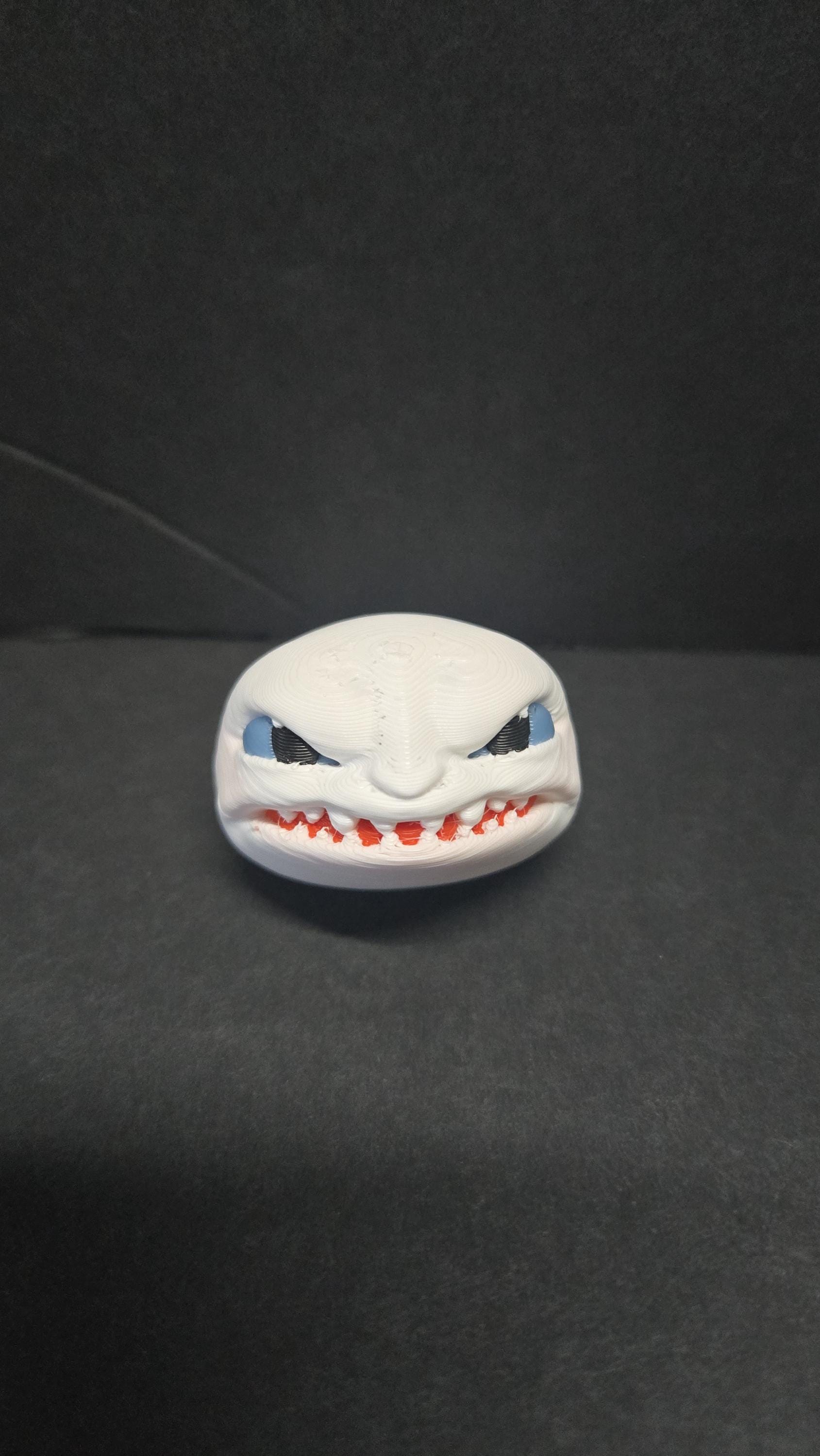 Close-up of the Light Fury figure with head variant C